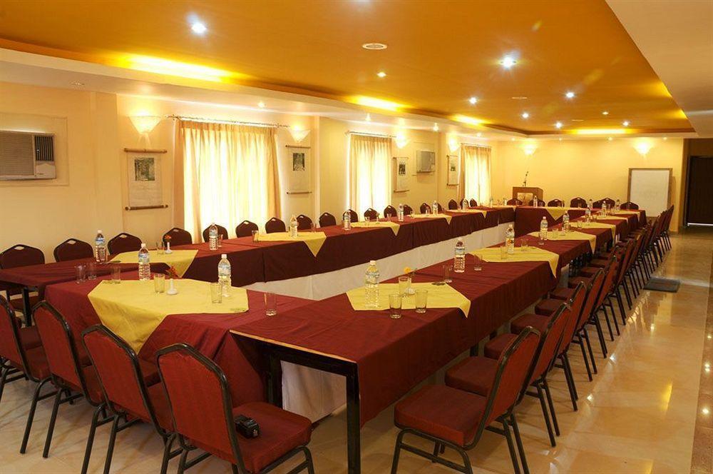Royal Astoria Hotel Kathmandu Buitenkant foto