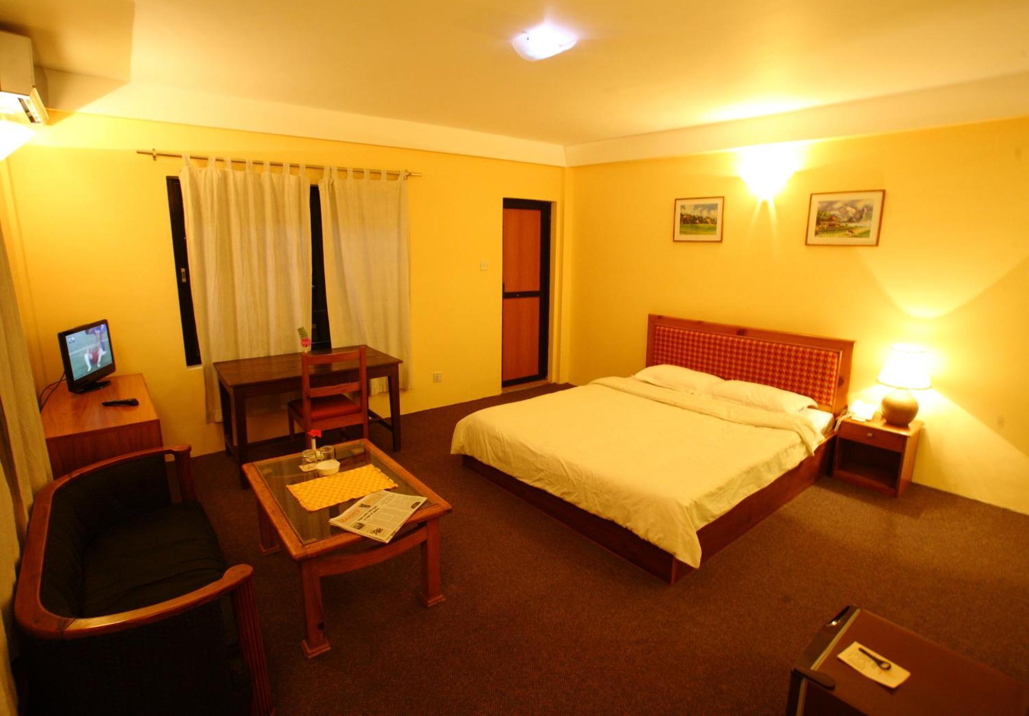 Royal Astoria Hotel Kathmandu Buitenkant foto