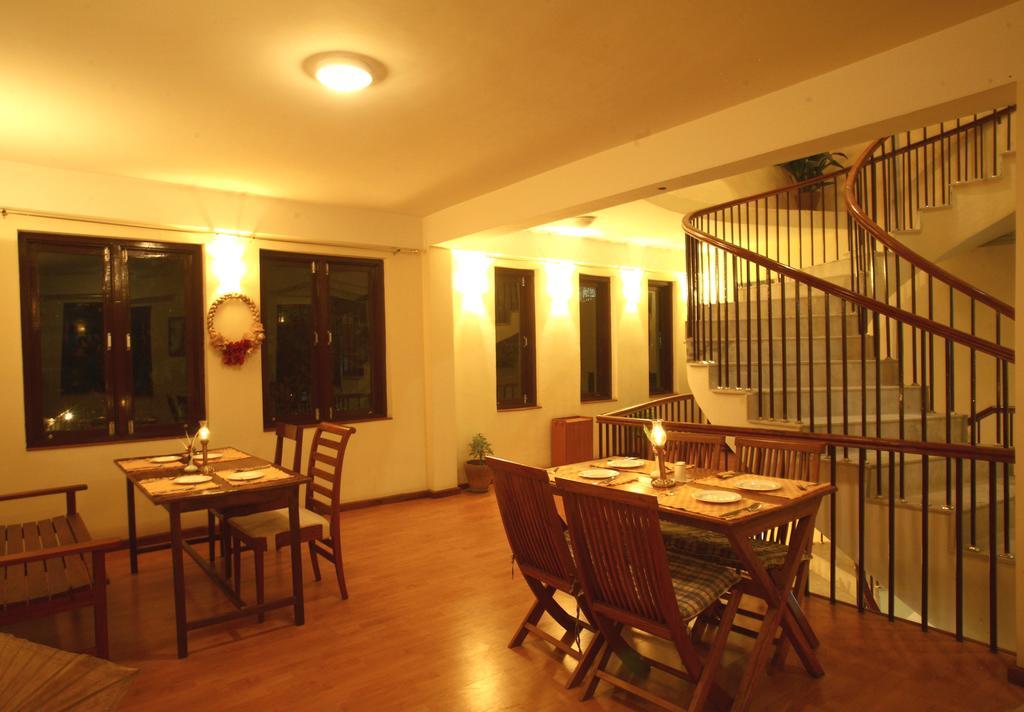 Royal Astoria Hotel Kathmandu Buitenkant foto
