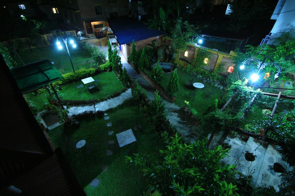 Royal Astoria Hotel Kathmandu Buitenkant foto