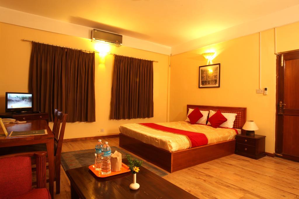 Royal Astoria Hotel Kathmandu Buitenkant foto