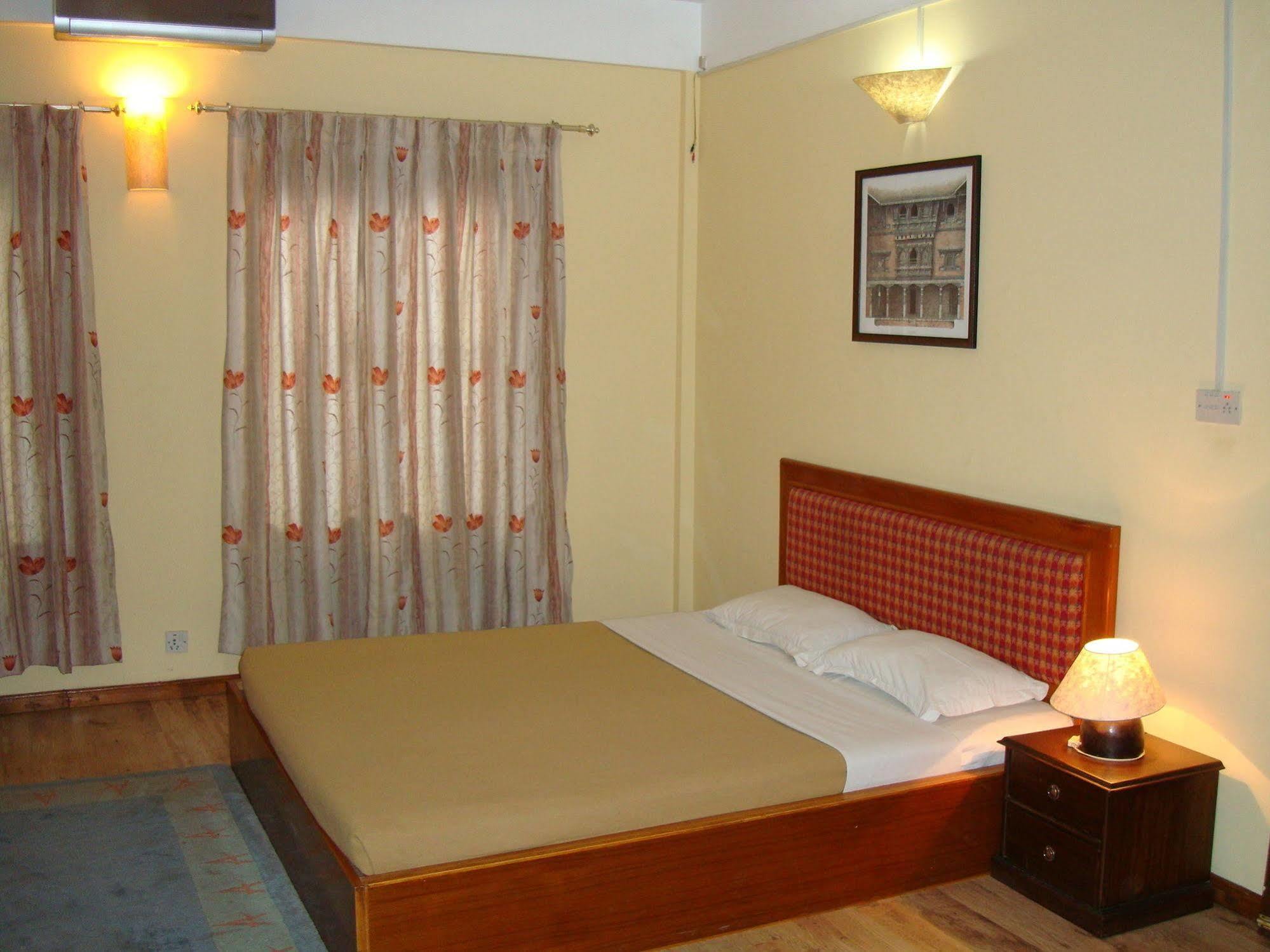 Royal Astoria Hotel Kathmandu Buitenkant foto