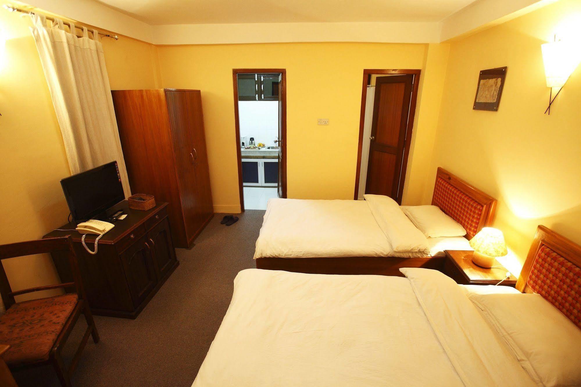 Royal Astoria Hotel Kathmandu Buitenkant foto